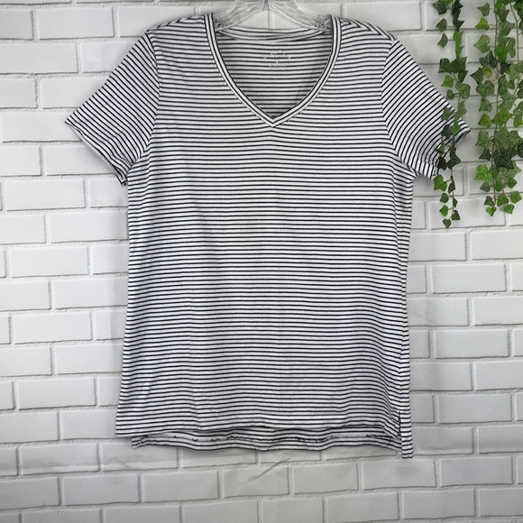 Eddie Bauer Tops - 🌻Eddie Bauer Black And White Tee